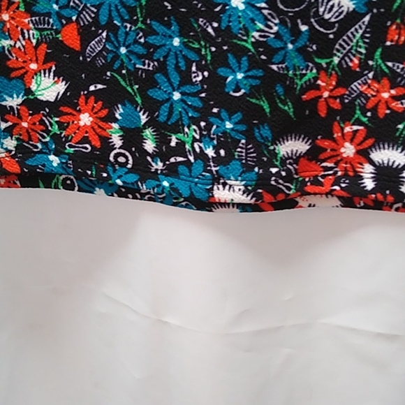 LuLaRoe Floral skirt - Picture 2 of 6